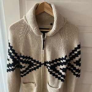 Aritzia TNA lambswool sweater - Size Medium